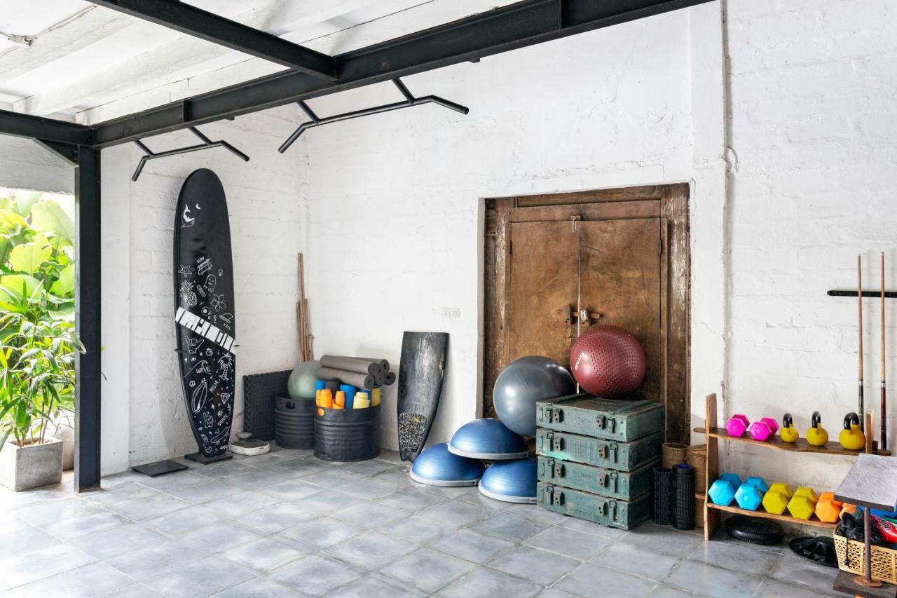 Takeoff Surf Camp & Hotel Canggu  Luaran gambar